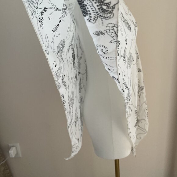 6 Degrees Sheer Kimono Poncho One Size Black Floral Lightweight Boho Made in USA - Picture 5 of 9